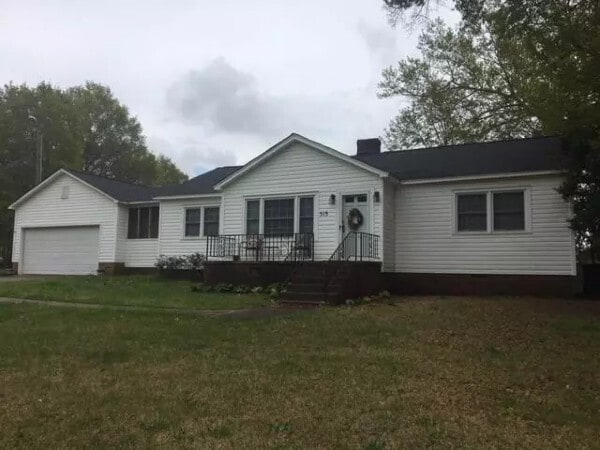 Primary Photo - 515 Easley Hwy