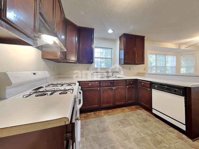 Foto del edificio - 401 Streamview Ln