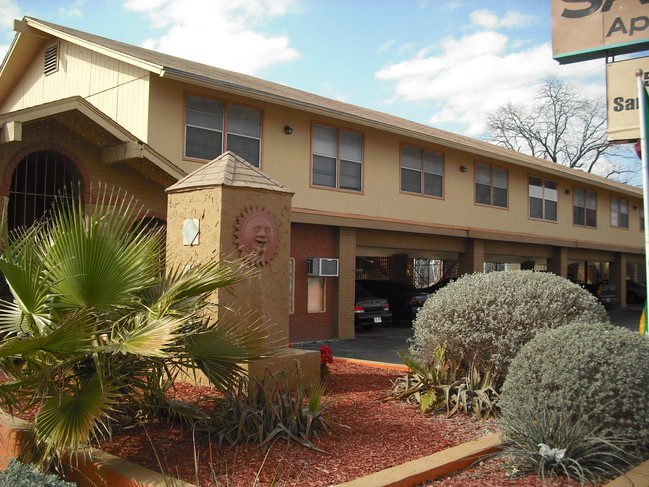 Building Photo - Santa Fe Apartments