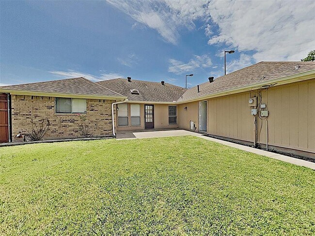 Foto del edificio - 1601 E Spring Valley Rd