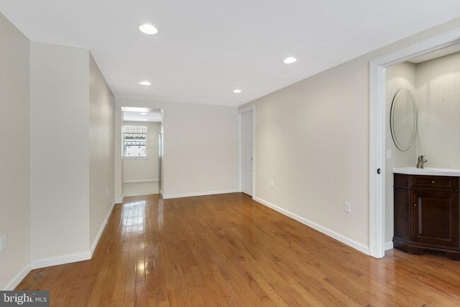 Building Photo - 4668 Umbria St