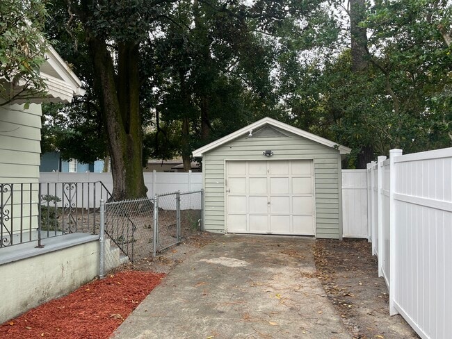 Foto del edificio - 2114 Arcadia Pl