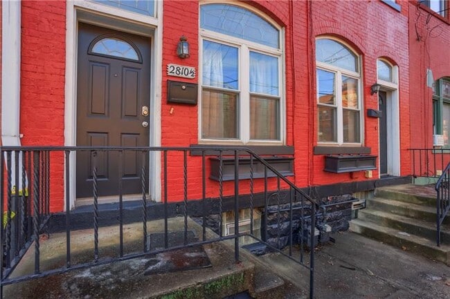 Building Photo - 2810 Sarah St