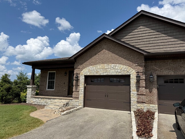 Building Photo - 152 Hayden Dr