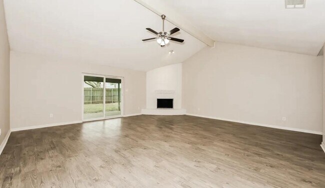 Building Photo - 224 E Valley View Dr