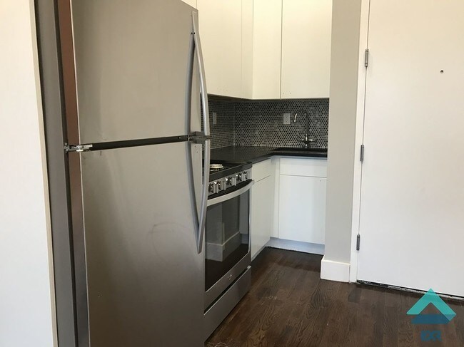 Foto del edificio - 2164 Fulton St