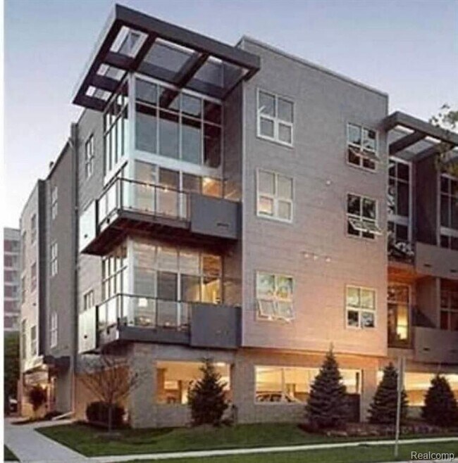 Building Photo - 614 S Troy St