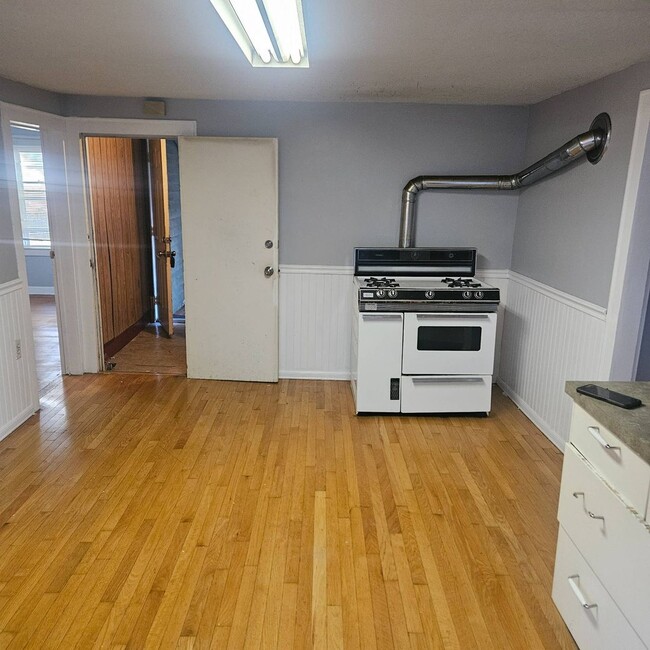 Photo - Welcome to 168 Curtis St New Britain! Apartment
