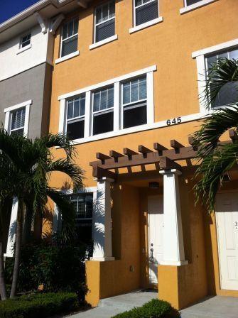 Foto del edificio - 645 Amador Ln