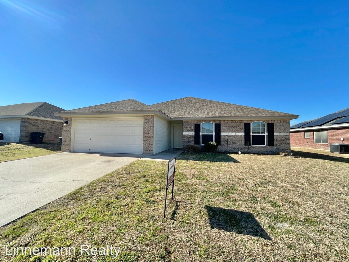 Primary Photo - 5 br, 2.5 bath House - 2403 Lavender Lane