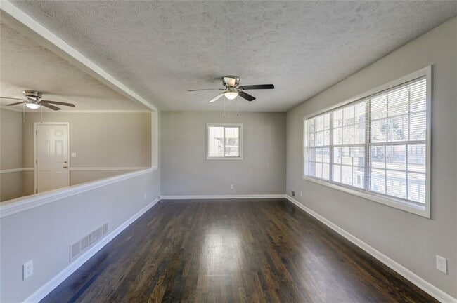 Foto del edificio - 2585 Walton Way SW