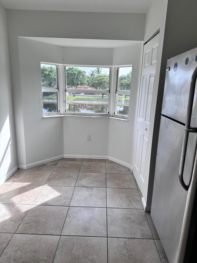 Building Photo - 3474 Briar Bay Blvd