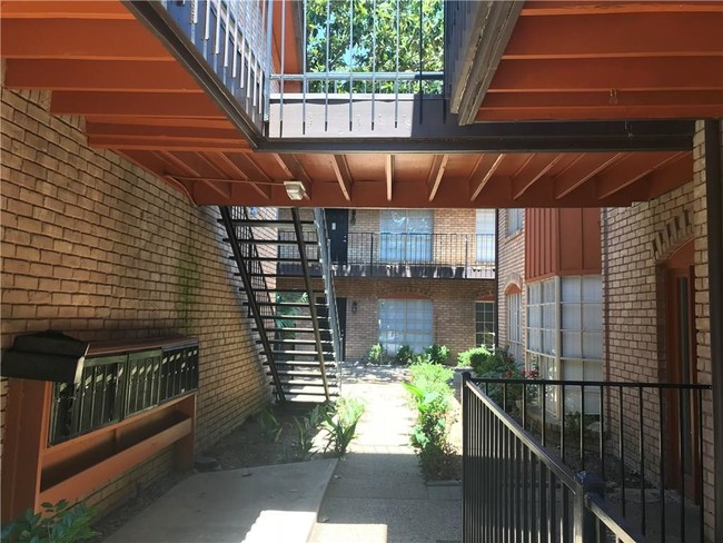 Building Photo - 4203 Gilbert Ave