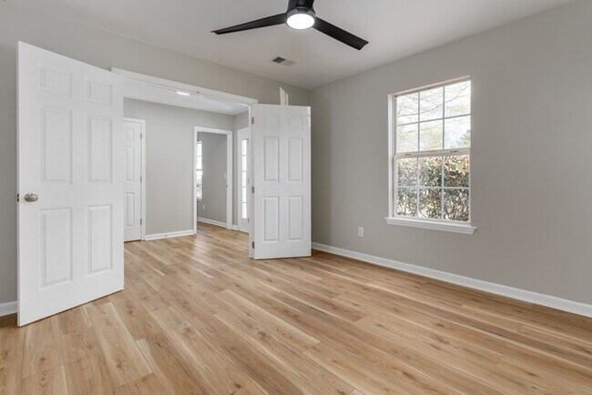 Foto del edificio - 1021 Aderley Oak Dr
