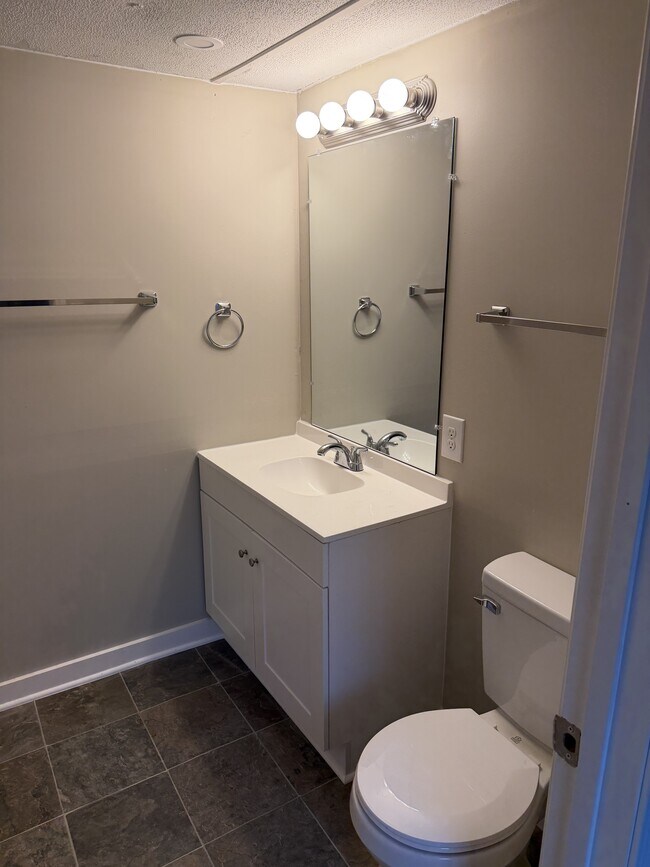 Foto del edificio - 105 Langford Dr