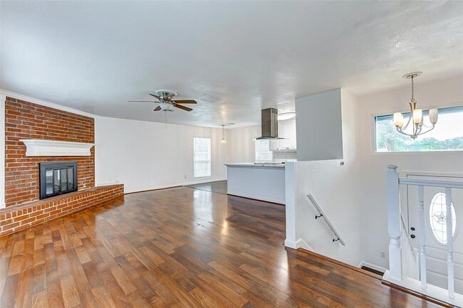 Building Photo - 471 El Toro Ln