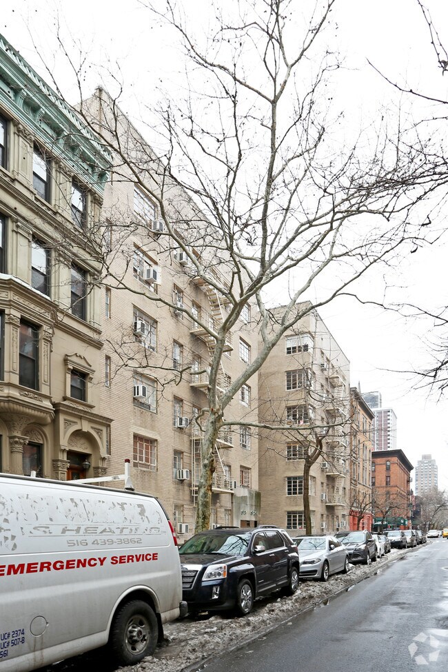 Building Photo - 66 W 88th St