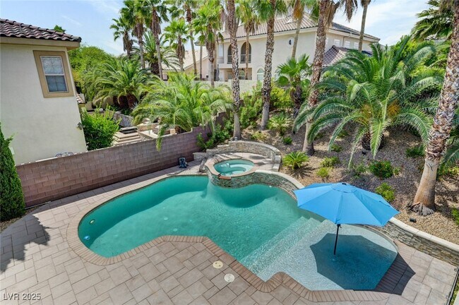 Foto del edificio - 9813 Edgeview Pl