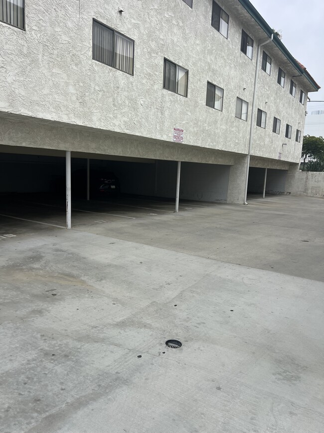 Foto del edificio - San Fernando Apts