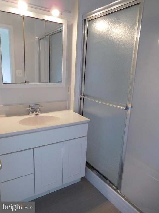 Foto del edificio - 5634 Crestwood Ct