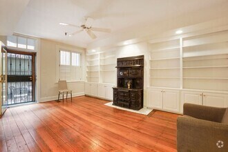 Building Photo - 296 Marlborough St