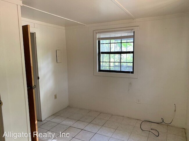 Building Photo - 1 br, 1 bath House - 825 NW 4th Avenue