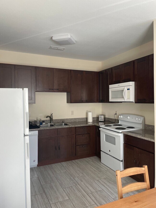 Building Photo - 1 bedroom /1 bathroom units available in a brand new complex!  Move in now!!
