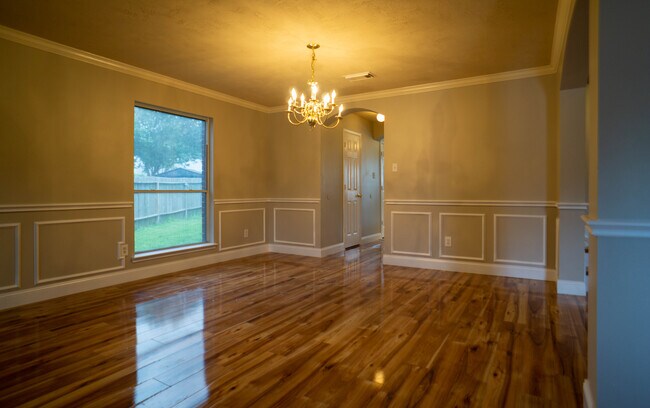 Building Photo - 12023 Raven View Dr