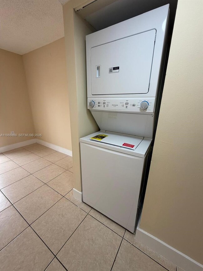 Building Photo - 2377 W 66th Pl