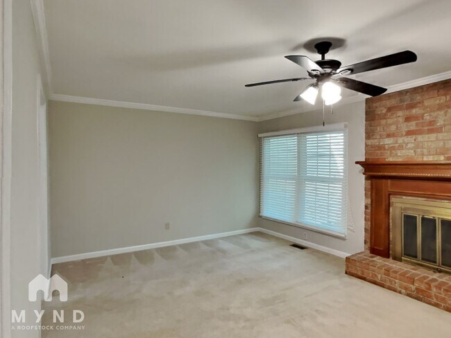 Foto del edificio - 727 Twin Brooks Ct