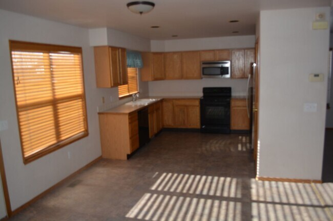 Building Photo - 5BD/4BA Monument Home in The Heights at Ja...