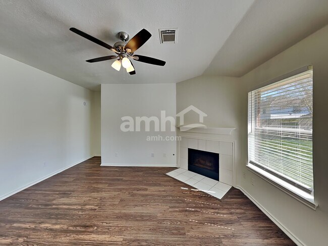 Foto del edificio - 5214 Flax Bourton St