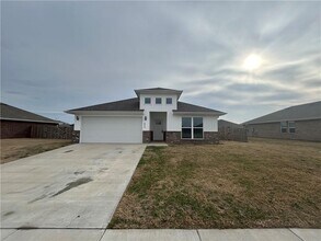 Building Photo - 813 S Sparrow St