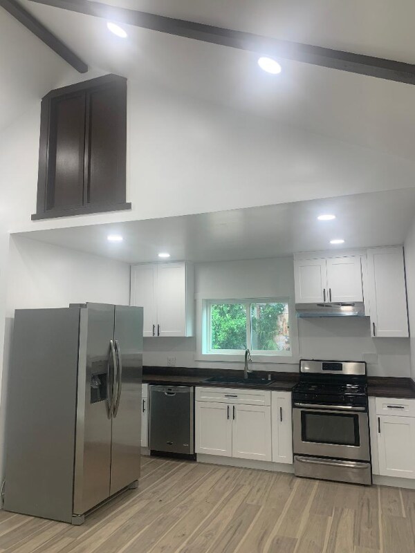 Foto del edificio - 7425 Gloria Ave