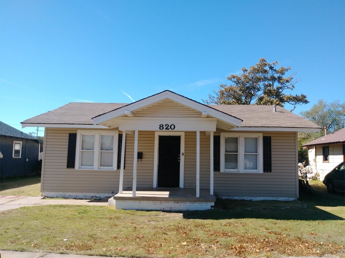 Primary Photo - 820 S Tennessee St