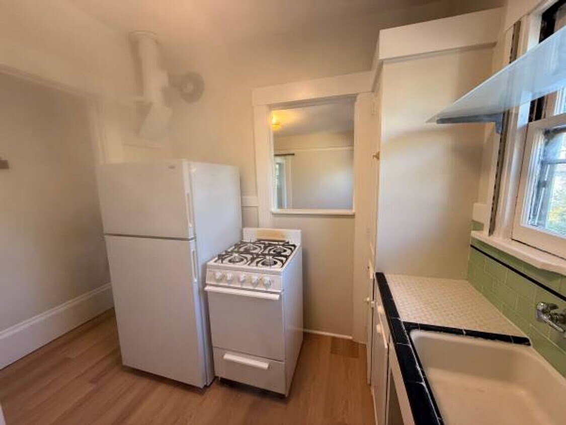 Foto principal - Great location and is just off the main St...