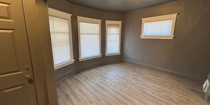 Primary Photo - 2876 N 26th St