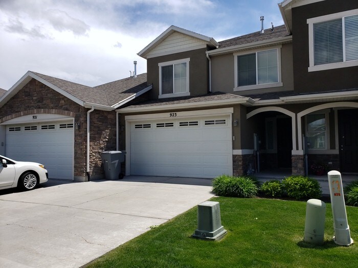 Foto principal - 923 Berkeley Dr