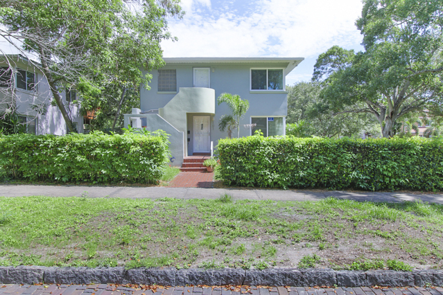 Two Story Duplex. - 101 13th avenue N