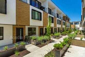 Building Photo - 4186 S Main St