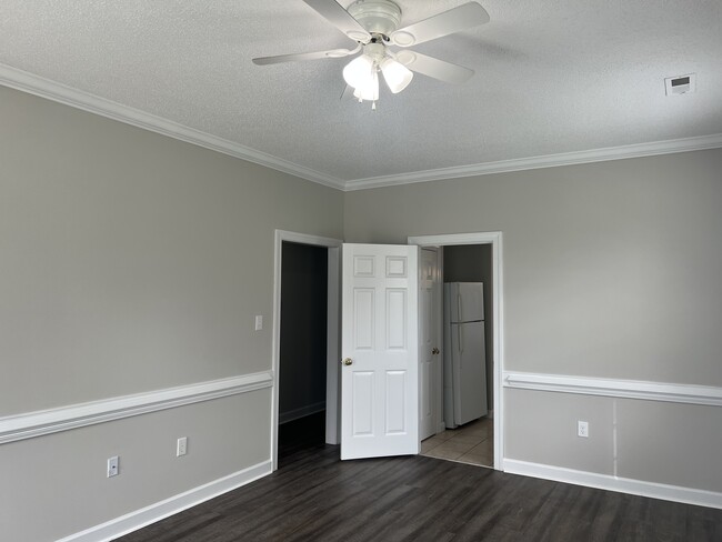 Building Photo - 3320 Whitlock Dr N