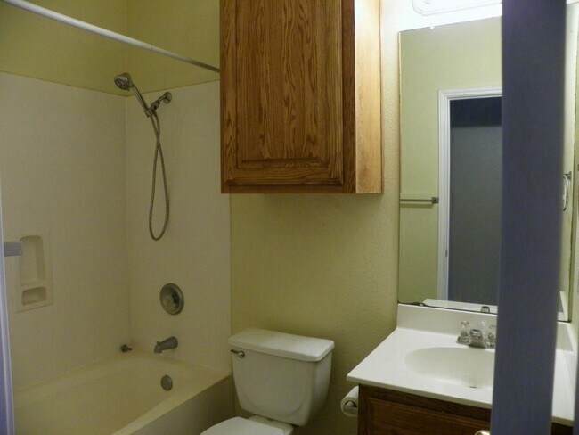 Foto del edificio - 2601 Cypress Ln