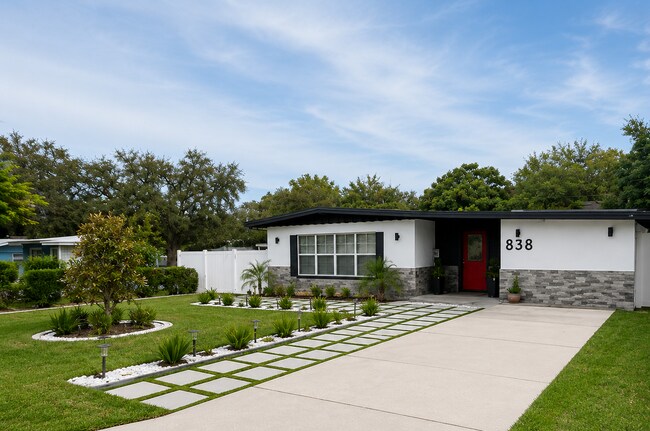 Foto del edificio - 838 Center Ln