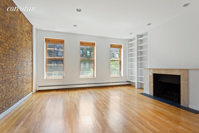 Building Photo - 21 E 93rd St