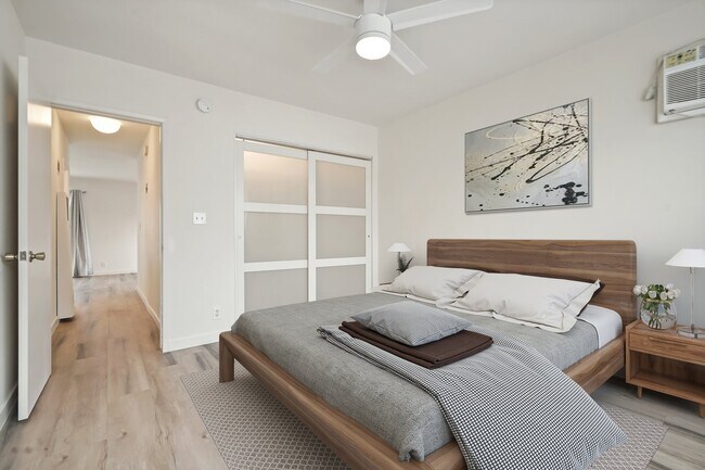 Foto del edificio - 5943 Carlton Way
