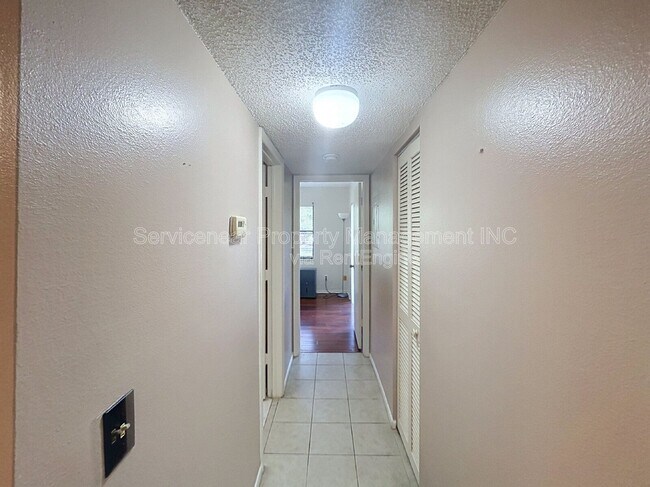 Foto del edificio - 217 Woodlake Wynde
