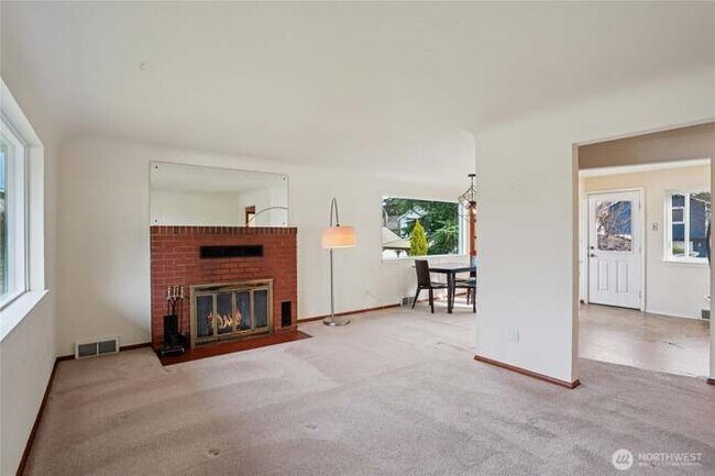 Foto del edificio - 6628 Flora Ave S