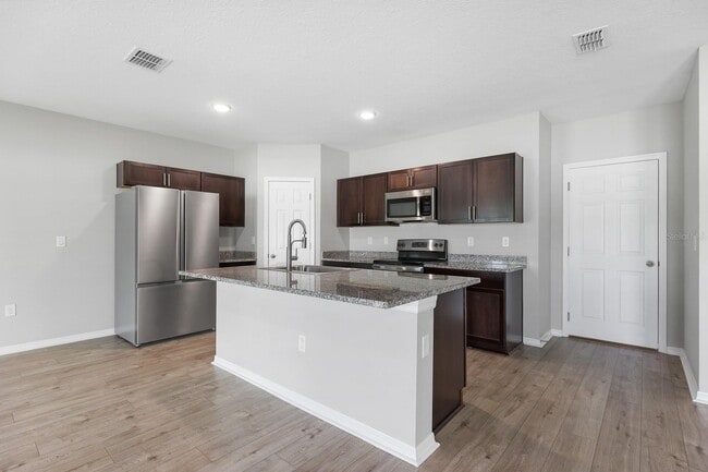 Foto del edificio - 12894 French Market Dr