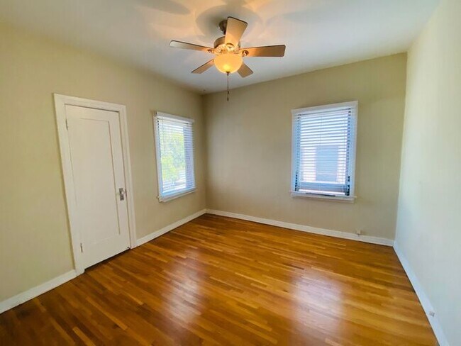 Foto del edificio - Charming and Character