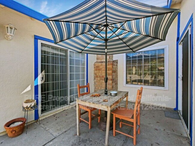 Foto del edificio - 3308 Chiswell Way